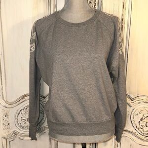 1 State Gray Crewneck Pullover Embroidered Long Sleeves Sweatshirt Size Medium